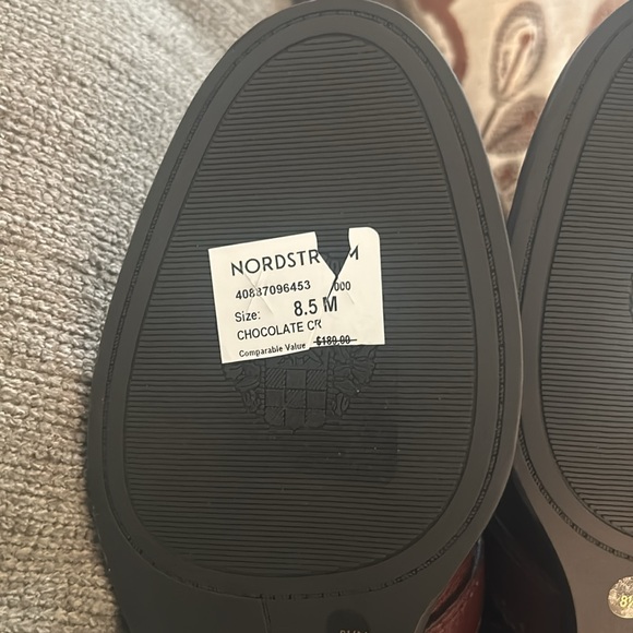 VINCE CAMUTO BOOTS - Picture 6 of 8